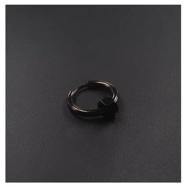 Hoop Earring with Hexagon Charm khuyên tai titan tròn phối lục giác không gỉ không đen không dị ứng nam nữ