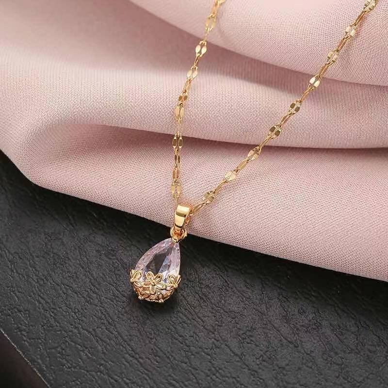 Vòng cổ titan nữ không gỉ dây chuyền titan mặt hình giọt nước pha lê long lanh thời trang thanh lịch