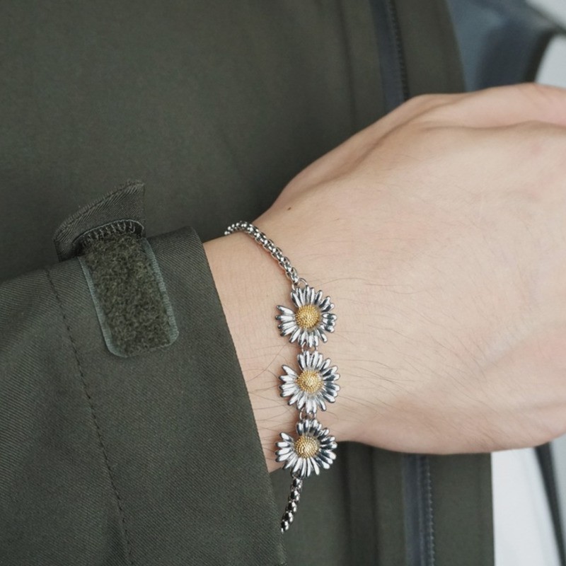 Vòng tay hình hoa cúc phong cách hip hop thời trang