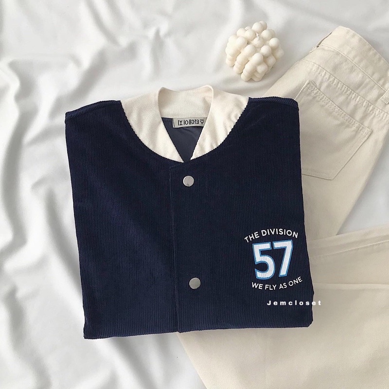 Áo khoác tăm nhung viền trắng nút bấm