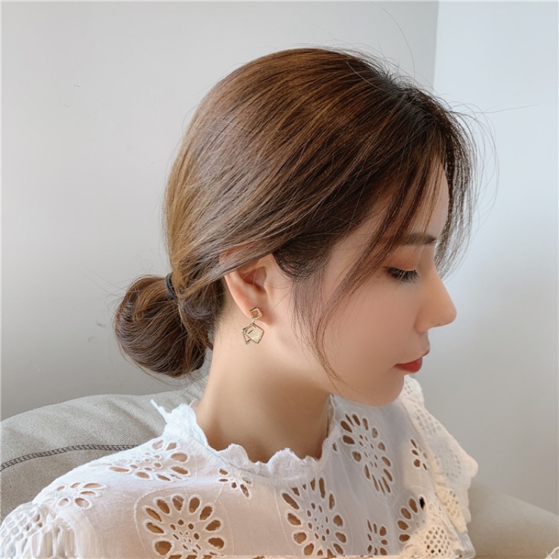 Khuyên Tai Hình Thoi Đính Đá Đơn Giản Cá Tính