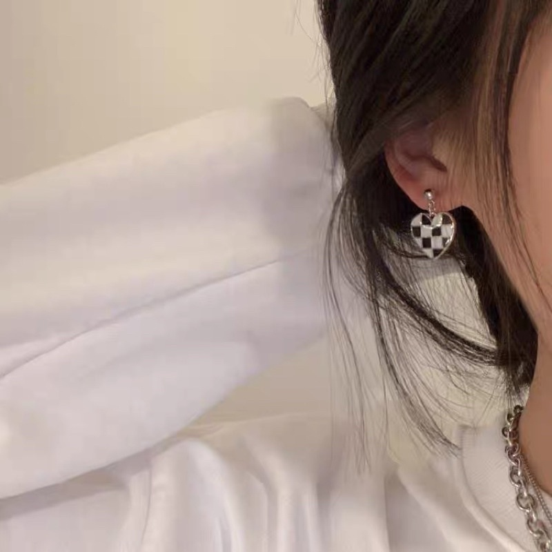 Bông tai xi mạ caro trendy