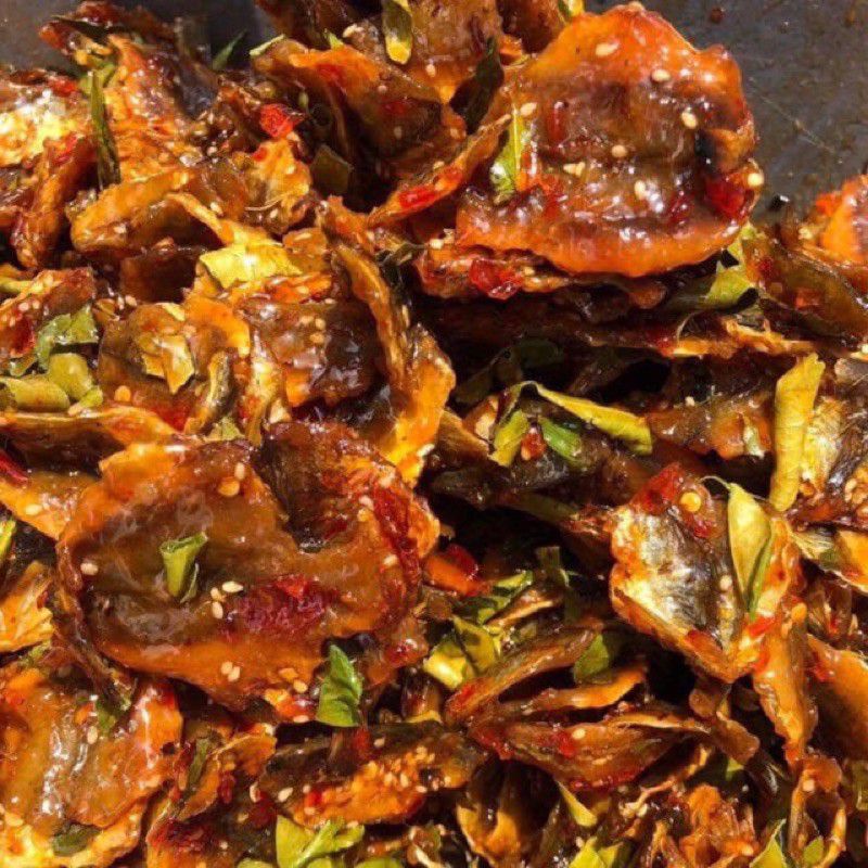 cá chỉ vàng sốt thái