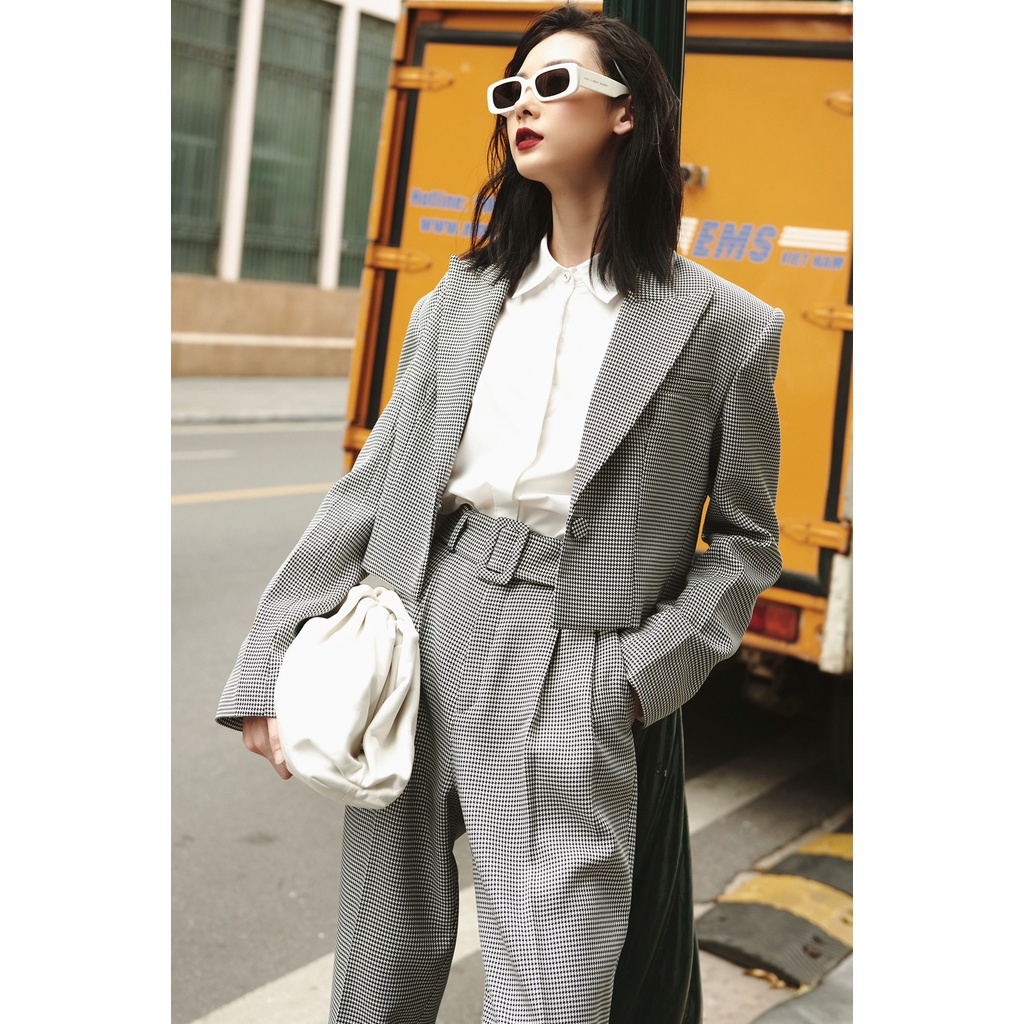 Set áo blazer mini houndstooth đen trắng và quần baggy HUONG BOUTIQUE HBVEST143