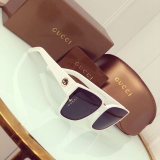 Kính đẹp cao cấp thời trang bảo hành 12 tháng..,