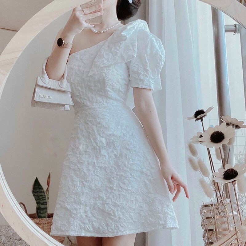 Đầm xốp hở 1 vai 1 bên vai nơ dáng xòe dưới cực xinh , chất thun xốp mềm mịn mk