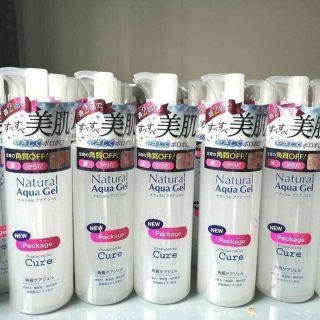 Tẩy da chết Cure Natural Aqua Gel