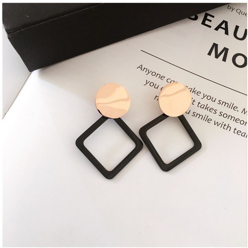 Bông Tai Dự Tiệc Titan Ko Đen TT 3472