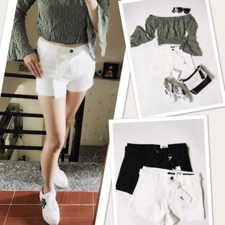 Short trắng đen