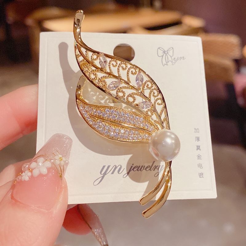 Ghim Cài Áo Đính Đá Và Ngọc Trai Nhân Tạo