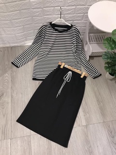 Set áo kẻ đen chân váy
