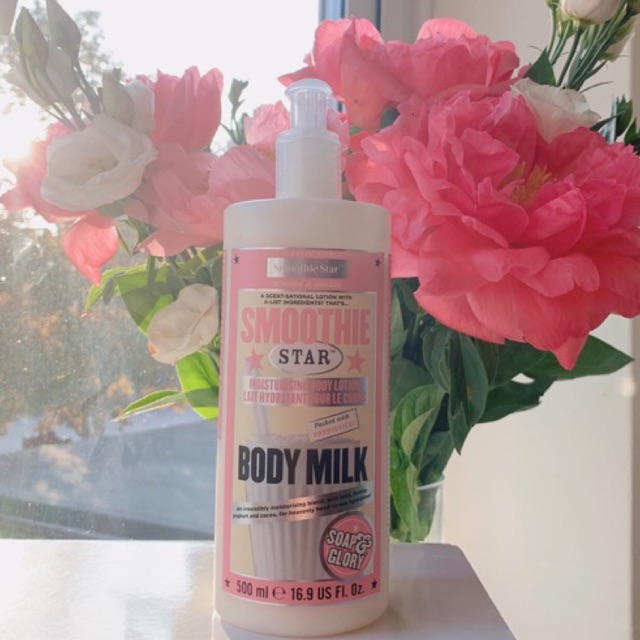 Sữa dưỡng thể thấm sâu tạo độ ẩm Smoothie Star Body Milk 500ml SOAP AND GLORY