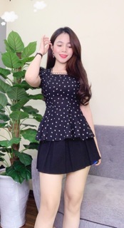 Áo peplum cổ vuông