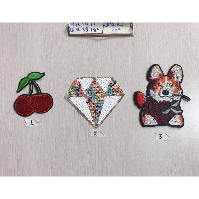 Sticker thêu hình kim sa