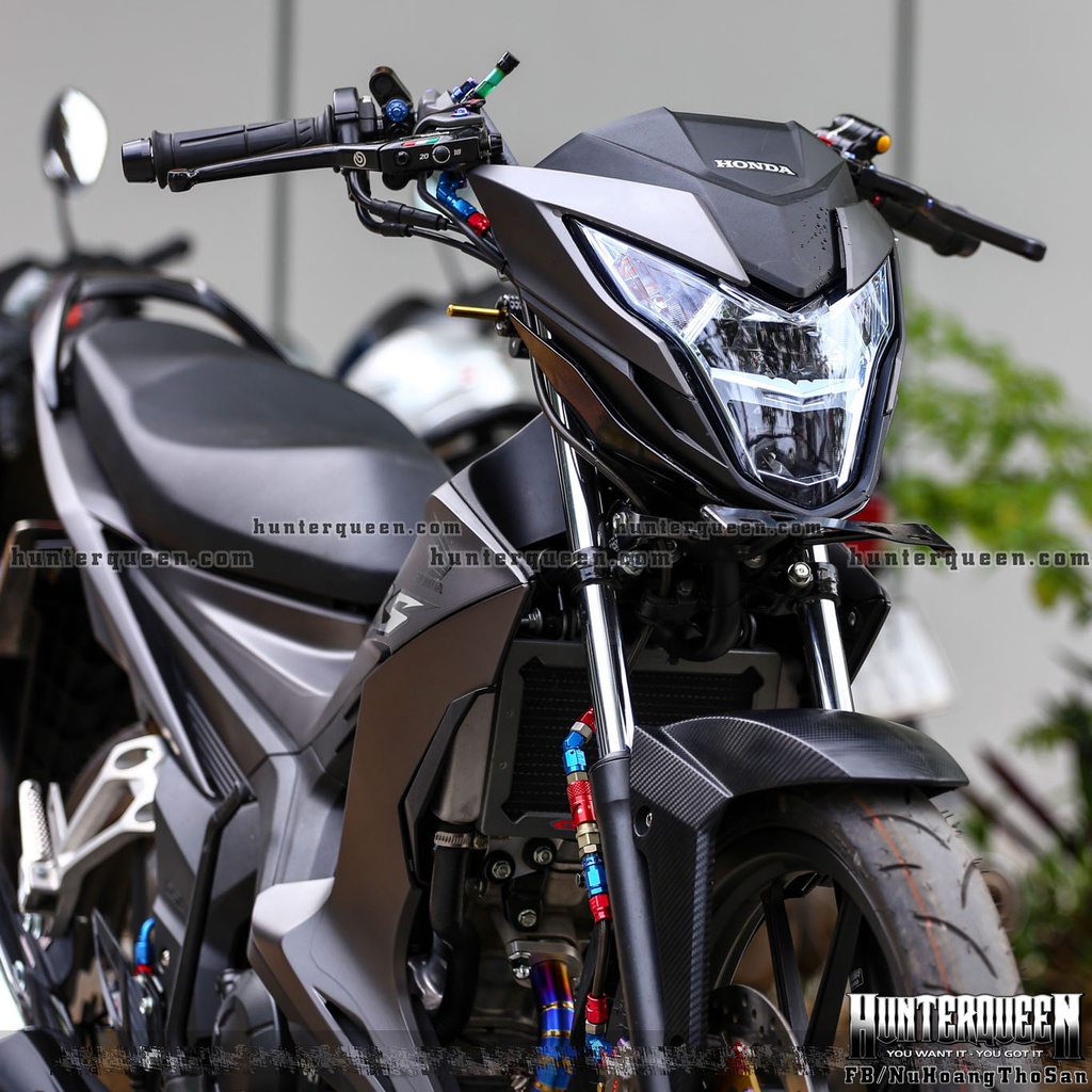 Tem ghép 5 lớp cao cấp. Gồm chữ RS, 150R, cánh chim honda. Dán xe Sonic. Xe màu khác vui lòng inbox