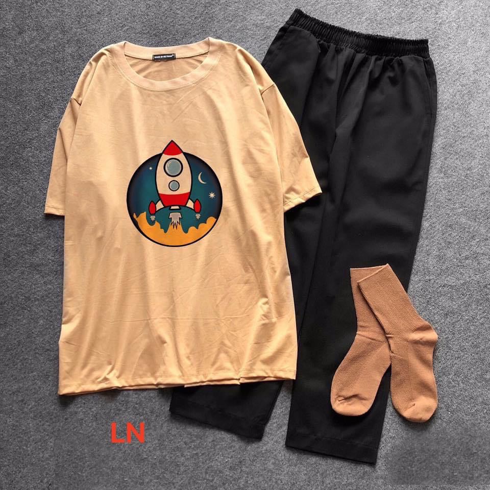 Set áo phông họa tiết và quần kaki