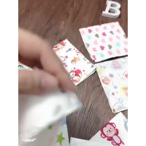 Yếm cotton cho bé ăn dặm , khăn yếm tam giác cúc bấm