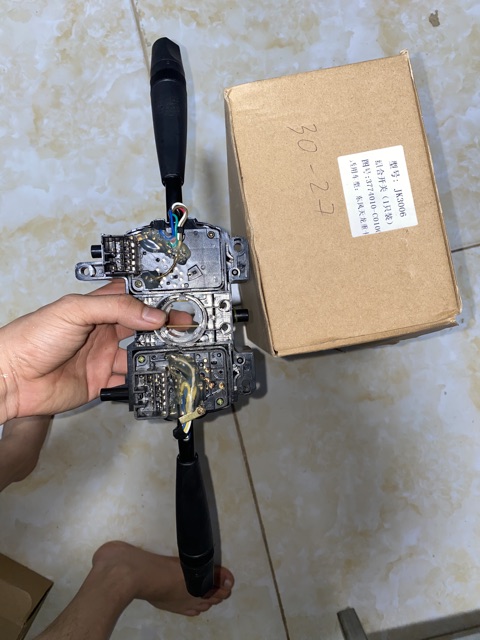 Sản phẩm gia đình làm: Công tắc tổng hợp jk3006 đông phong cửu pong