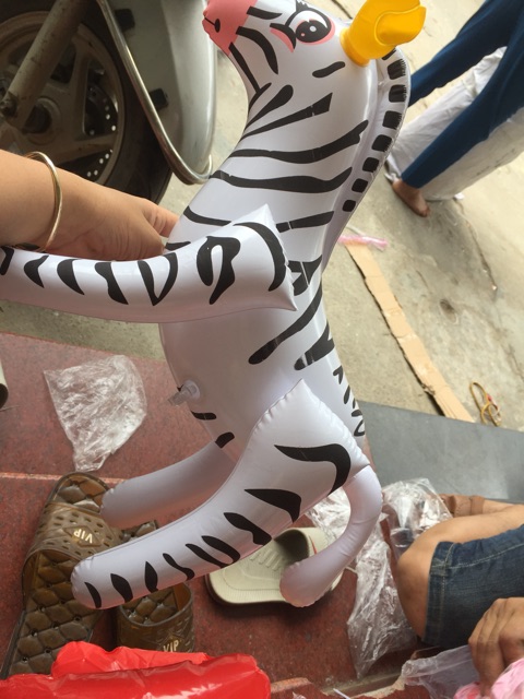 Đồ chơi con giống bơm hơi cho bé