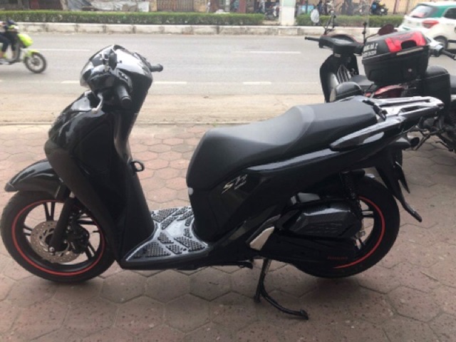 Ốp bầu gió các bon xe Sh 2017-2018