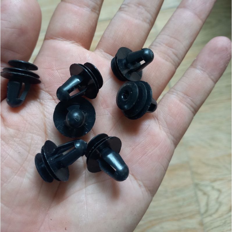 Chốt tappi cửa xe ô tô