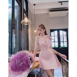 Đầm lụa di tiec