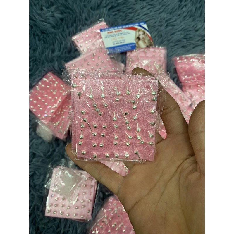Khuyên tai mạ bạc  Com bo khuyên- Chốt đi kèm . Dùng xỏ lỗ tai cho máy và dụng cụ xỏ lỗ tai