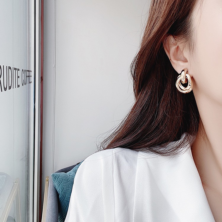 Khuyên tai kẹp không bấm lỗ chốt cố định K215 bằng hợp kim mạ vàng hình khối bigsize dáng midi Leous Accessories