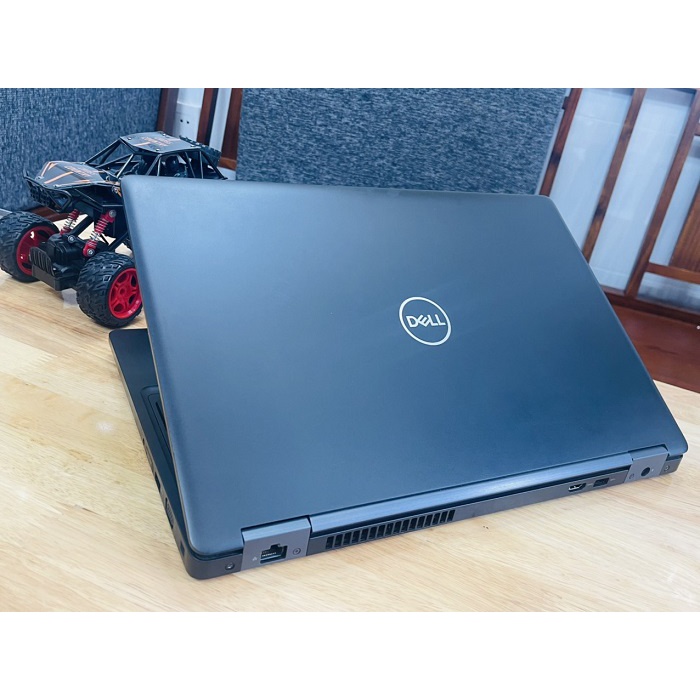 laptop cũ xách tay dell E5580 core i 77820HQ ram 16gb ssd 256gb 15.6 inch Vga rời  2Gb 15.6 inch giá