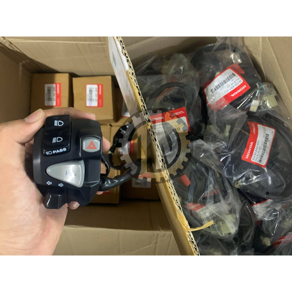 Cùm trái CB650F có hazzard gắn Vario, Click, Satria, Sonic chính hãng