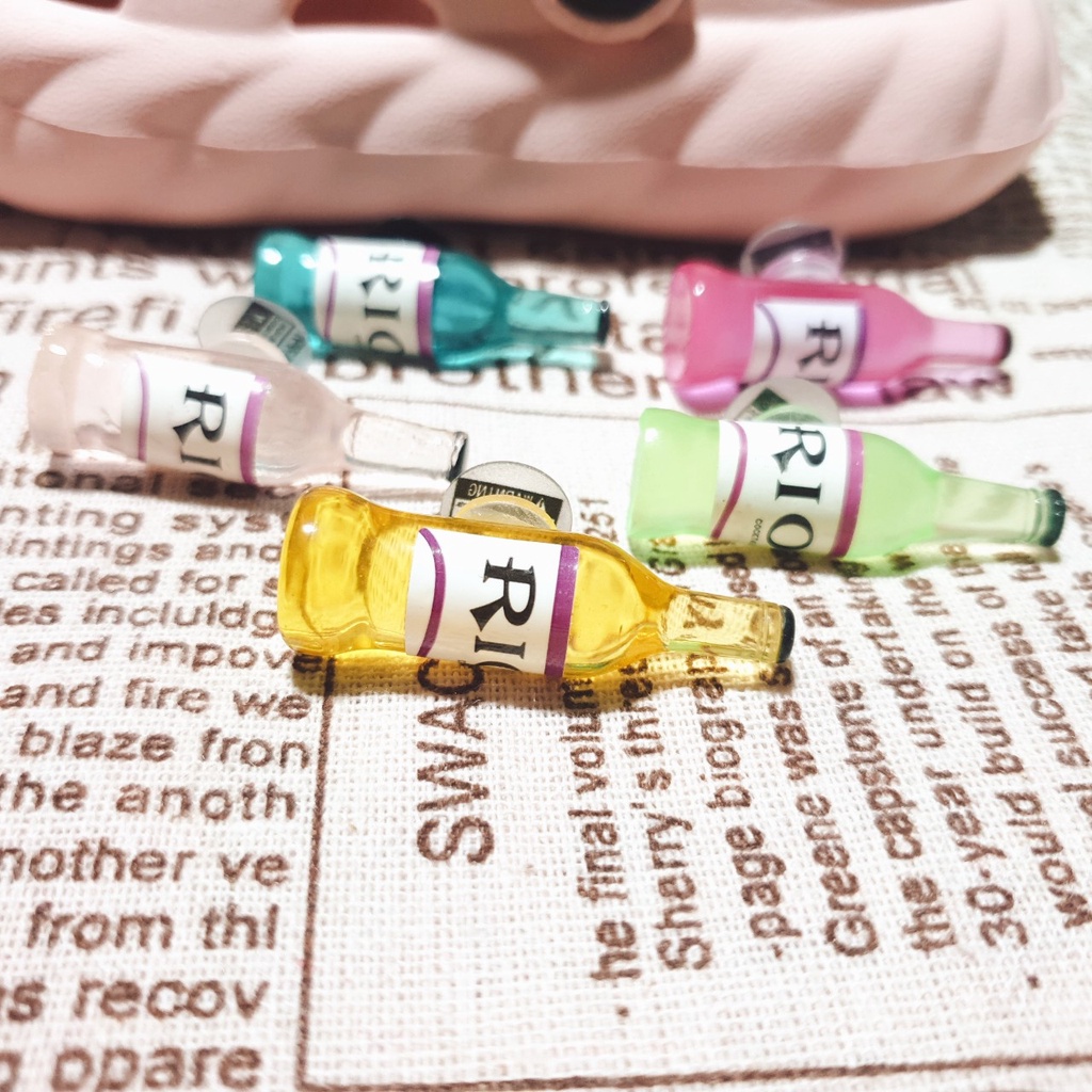[charms giải khát] Sticker trang trí dép cross / nút gắn hkdesign mô hình chai nước giải khát gắn sục (1 cái)