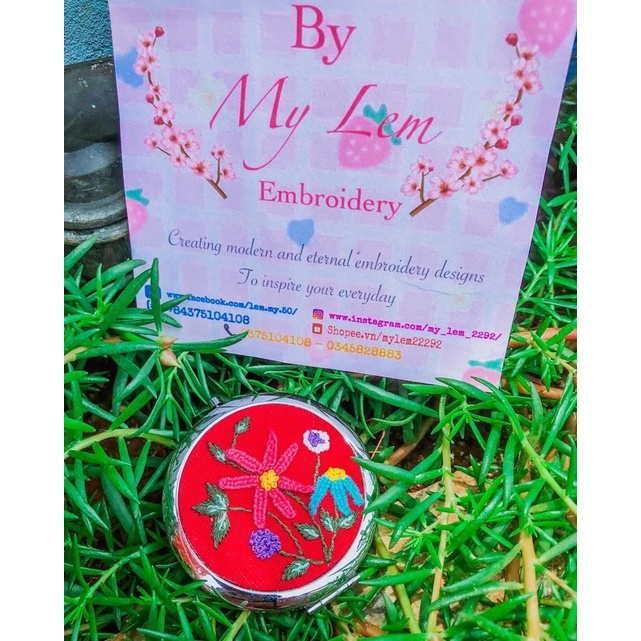 Gương thêu tay