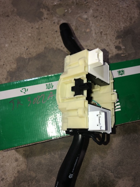 Sản phẩm gia đình làm: Công tắc tổng hợp JK 3022A .