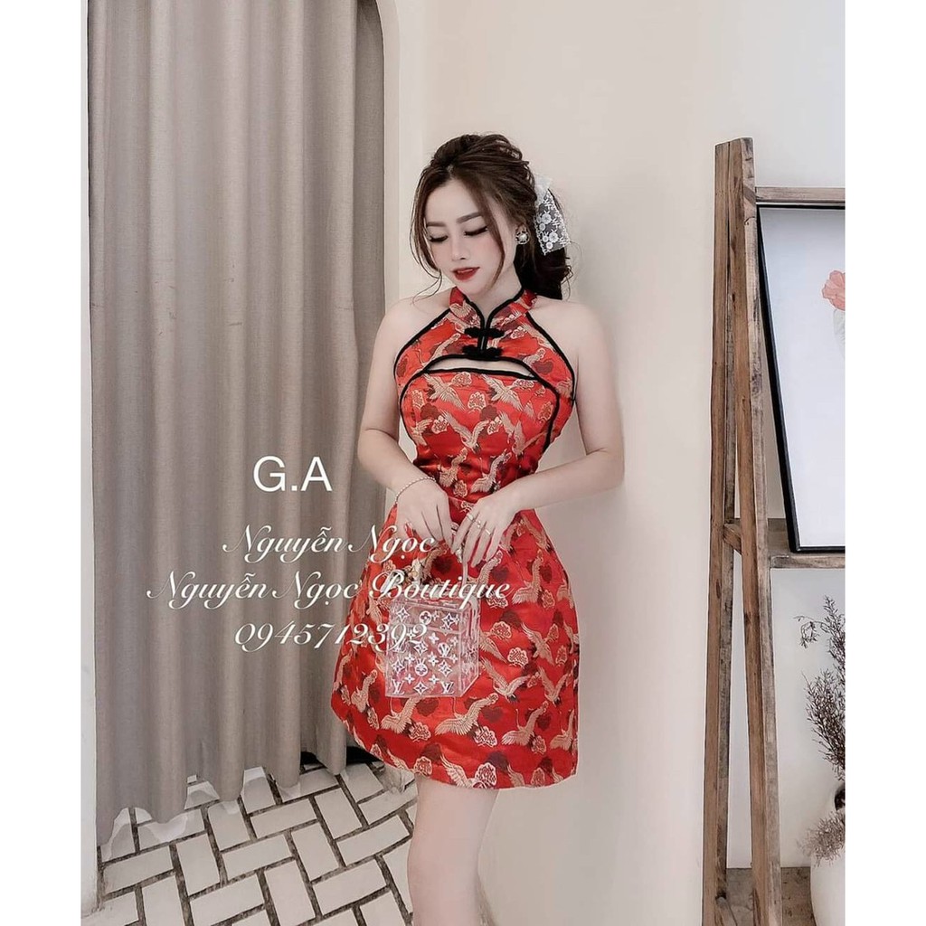 Đầm sườn xám cổ yếm hạo tiết xịn xò