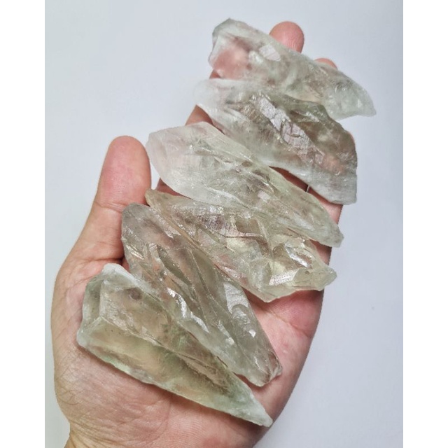 Thach anh xanh Prasiolite thô tự nhiên có 3 kích cỡ dùng thanh tẩy, làm handmade, sưu tầm..