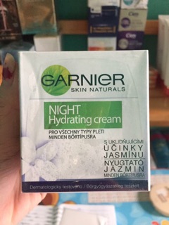 Kem dưỡng ẩm garnier