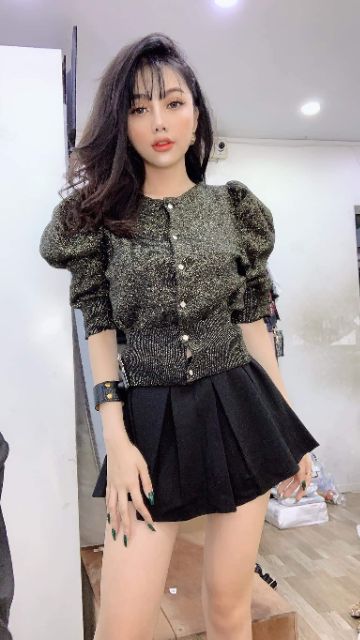 Chân váy xòe lưng cao cạp chữ ngẫu nhiên