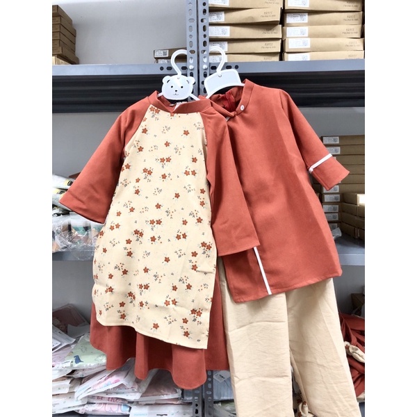 Set Áo Dài Cách Tân Cho Bé Trai Bé Gái Họa Tiết Hoa Nhí Màu Cam Đất Size Từ 8-28kg