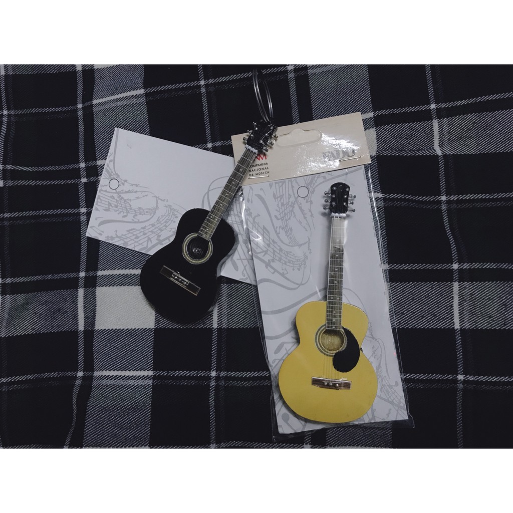 Mô hình guitar mini màu vàng