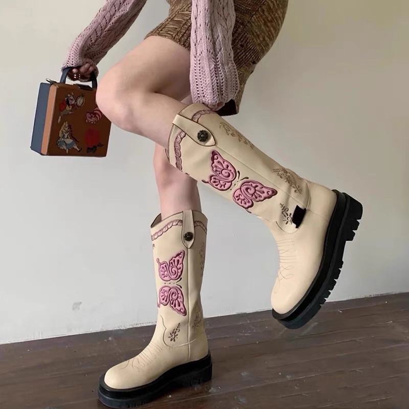 Boot cổ V mũi tròn cao bồi hoạ tiết thêu hình con bướmm cánh hồng vintage (2 ảnh thật cuối) - mã B94