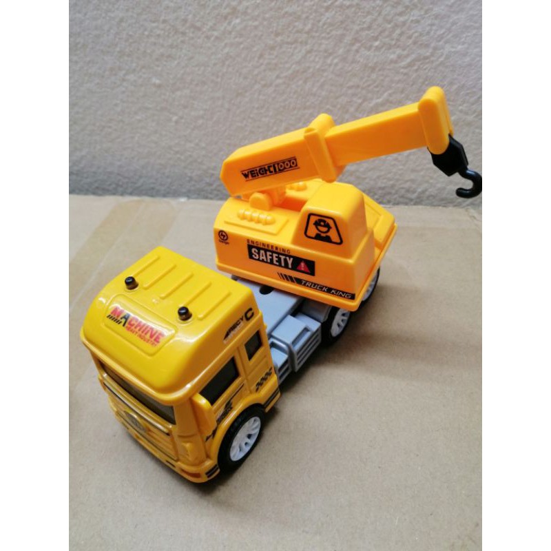 Đồ chơi xe cần cẩu mô hình cho bé chạy bánh đà nhựa thân thiện và an toàn với môi trường