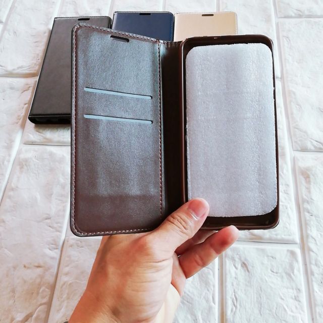 Bao da Samsung J4 + và J4 plus có ngăn để thể