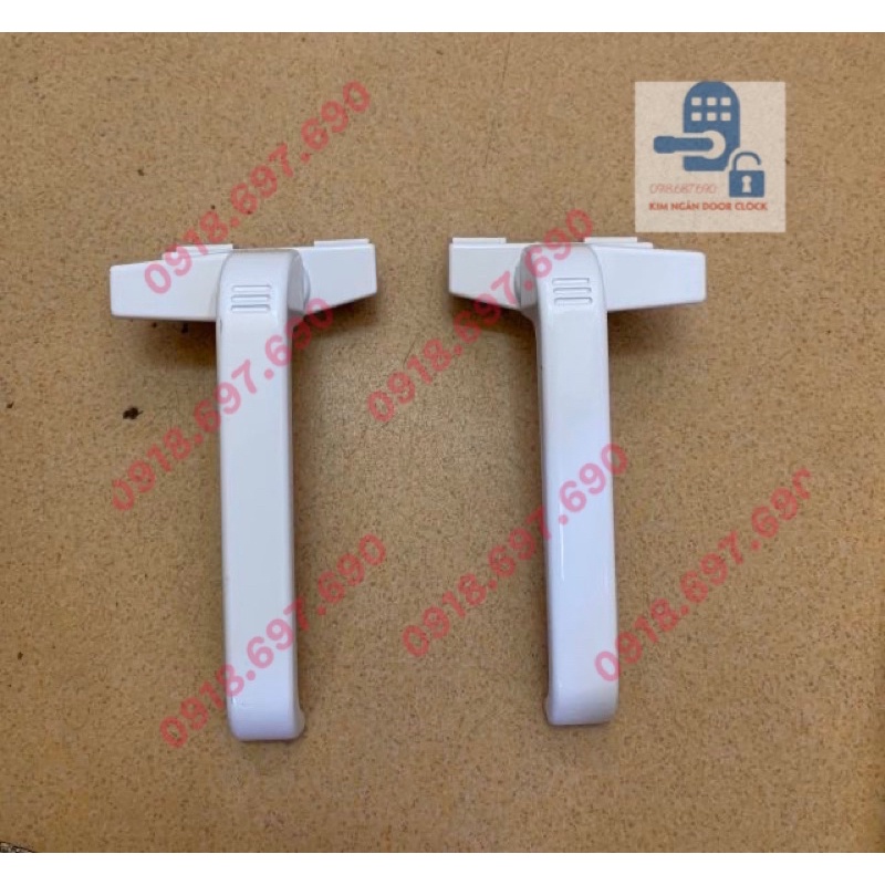 Tay gạt có chân cửa sổ nhôm trắng sữa