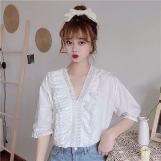 Áo trắng tay lỡ bèo nhún