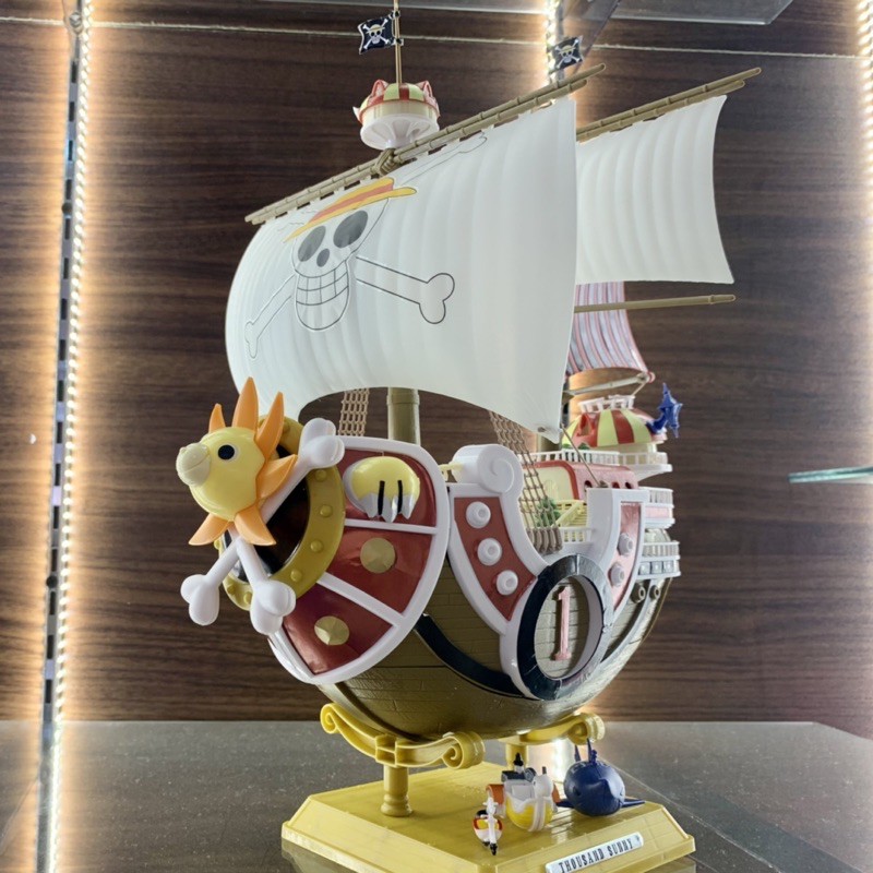 Tàu Thousand Sunny - băng Hải tặc Mũ Rơm One Piece