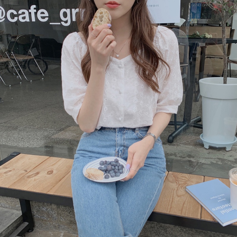 Áo sơ mi IELGY cổ chữ v thêu họa tiết rỗng phong cách Pháp cổ điển dành cho nữ