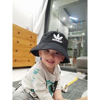 Mũ vành Adidass