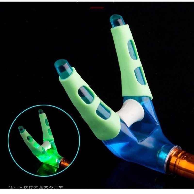 Đầu gác cần có đèn . Tiện lợi khi đi câu cả ngày lẫn đêm