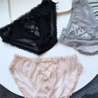 Quần chip lưới phối đan chéo và ren
