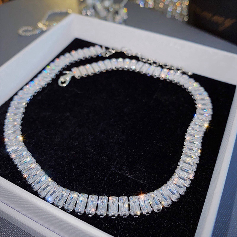 Vòng Cổ Choker Dát Đá Zircon Sang Trọng